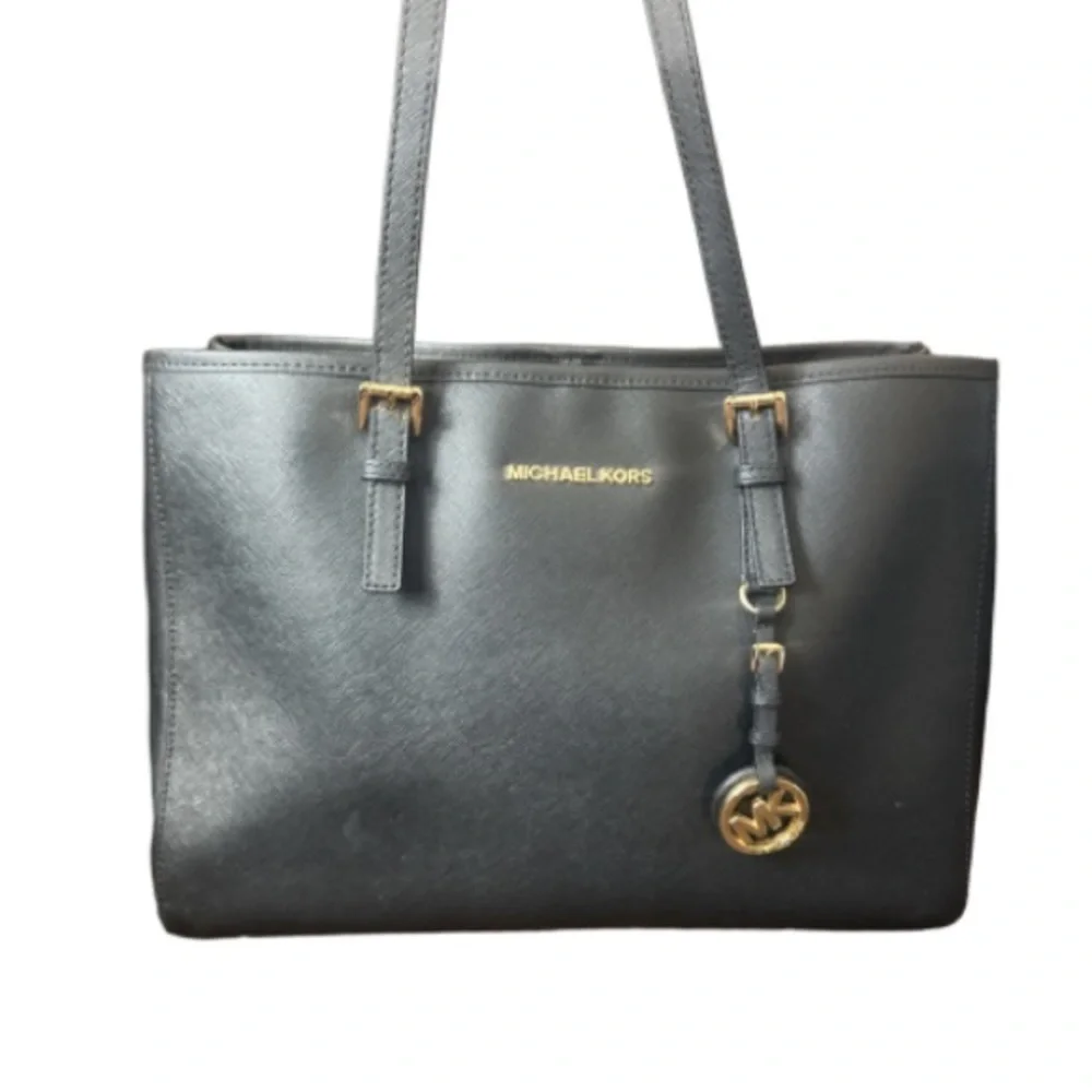 Michael Kors Jet set trade large leather  Black Tote with Gold Details - Picture 11 of 13